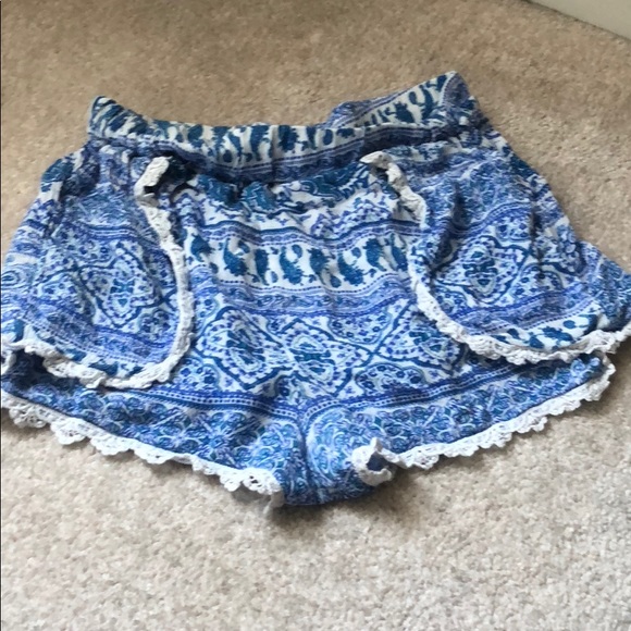 Cute patterned summer shorts - Picture 3 of 3